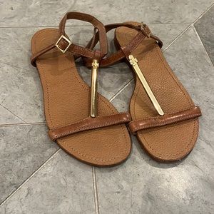 Tory Burch T strap sandal in tan. Size 7. Great condition